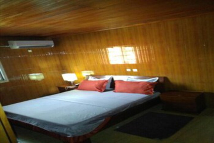 Room 12 of 13