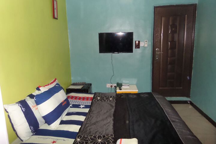 Room 4 of 42