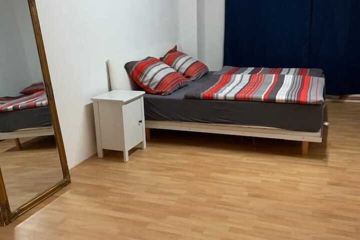 Room 6 of 29