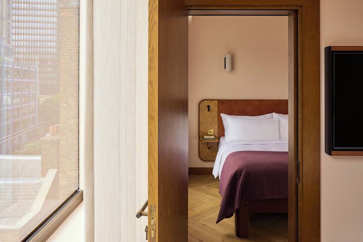 Room 20 of 66