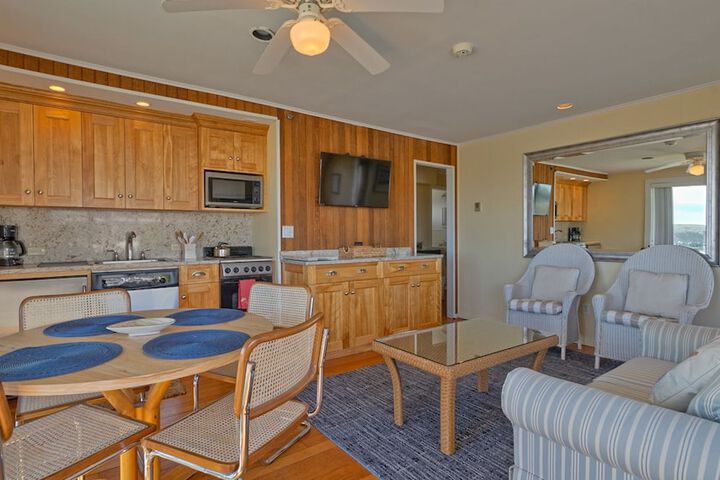 Room 42 of 152