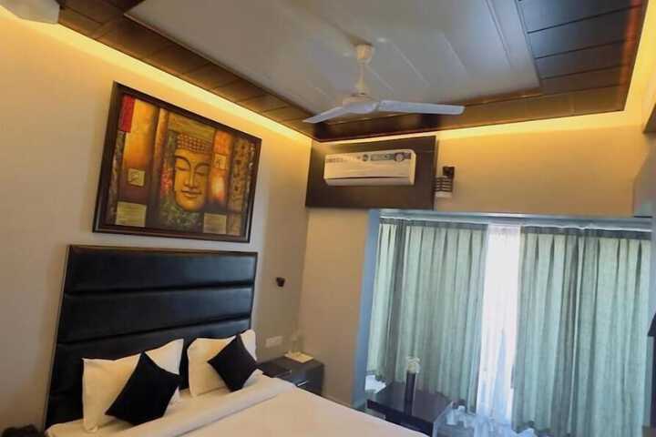 Room 2 of 11