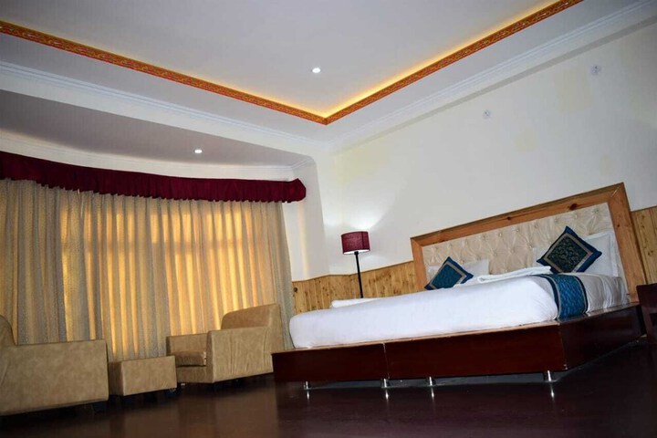 Room 12 of 24