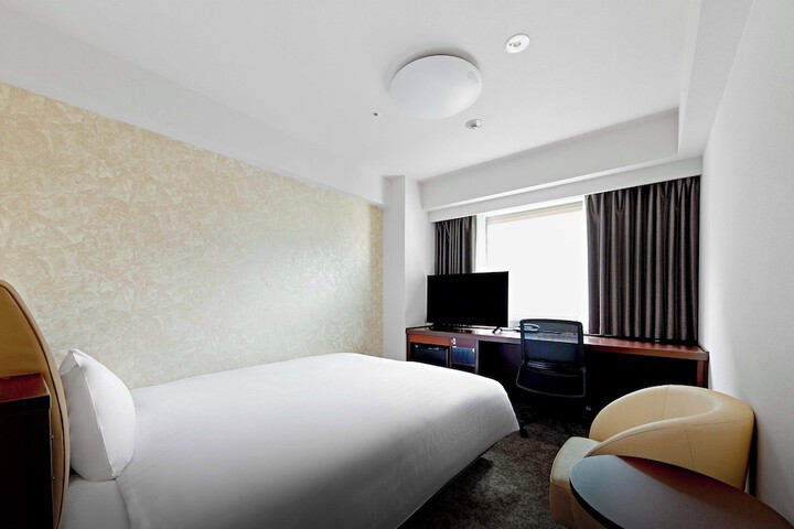 Room 4 of 6
