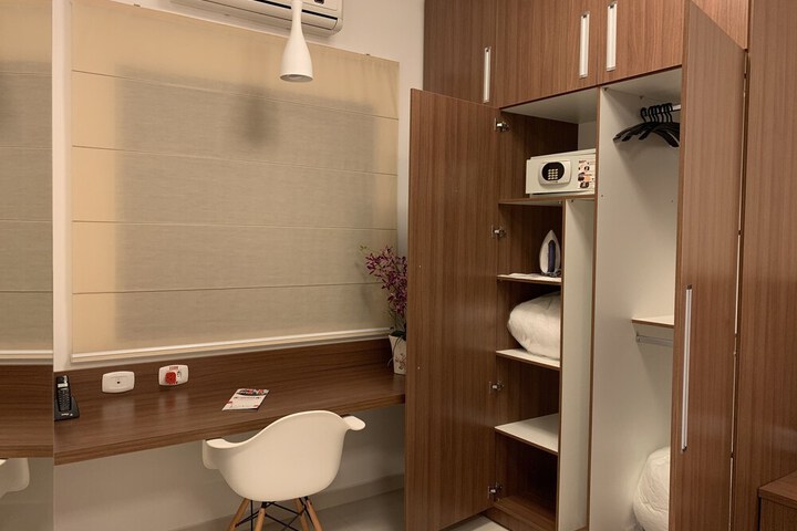 Room 11 of 42