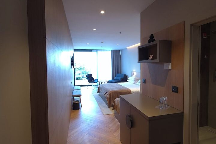 Room 36 of 59