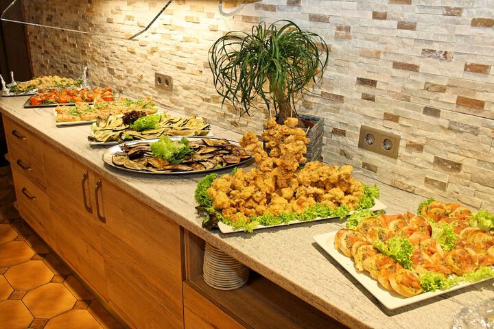 Dining 49 of 60
