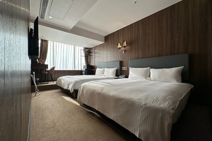 Room 9 of 36