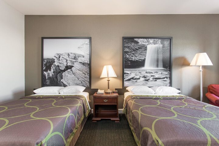 2 Double Beds (5 of 8)