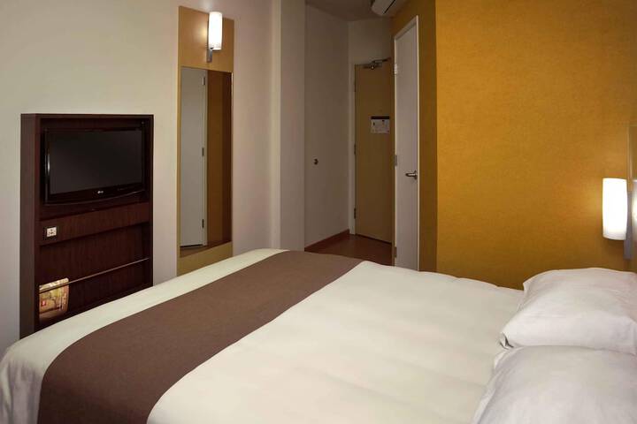 Room 5 of 34
