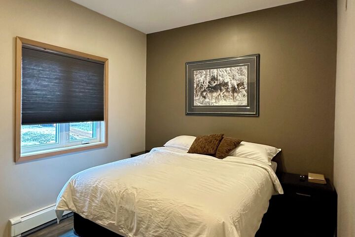 Room 7 of 8