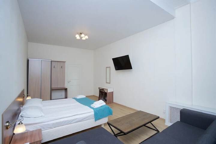Room 12 of 63
