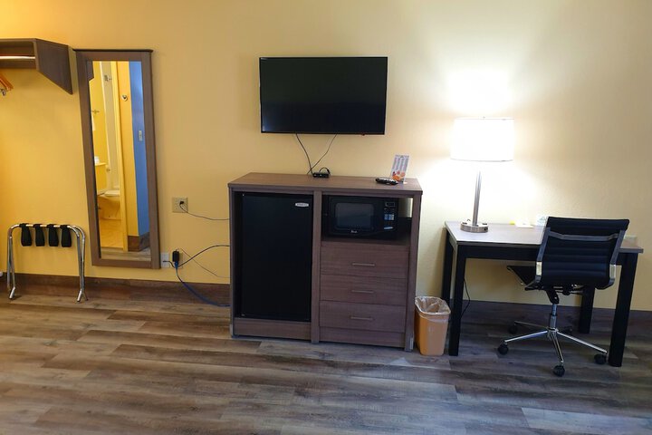 1 King Bed Mobility Accessible (3 of 16)