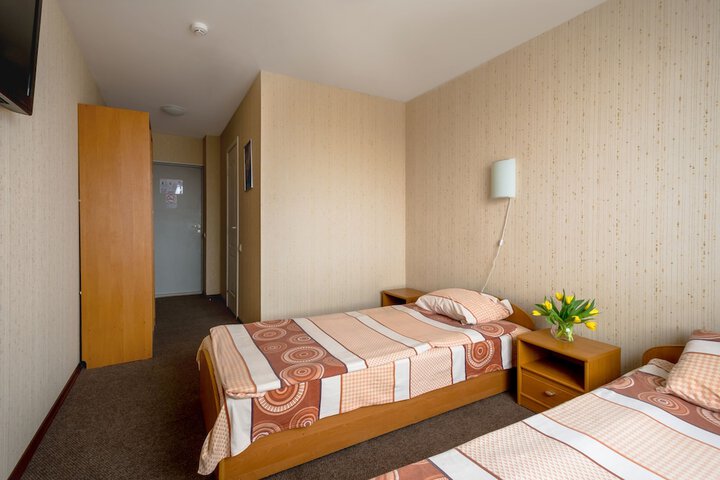 Room 8 of 70