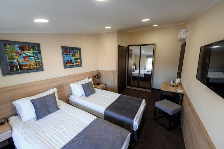 Room 22 of 65