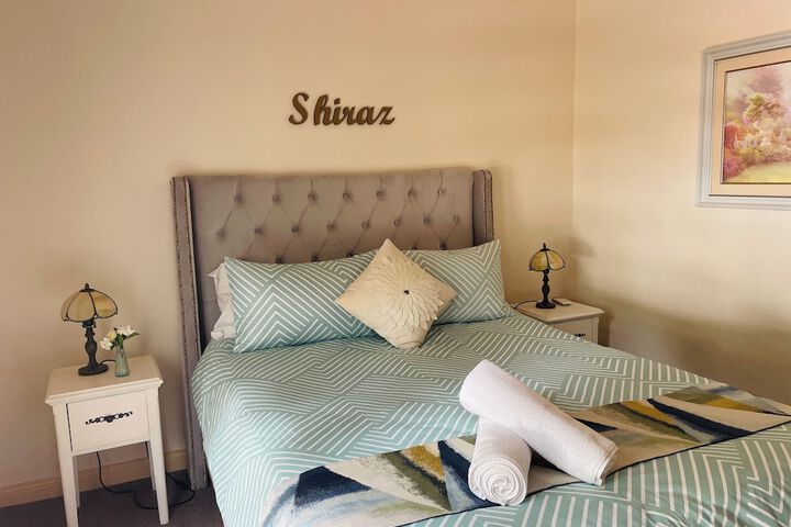 Room 3 of 214