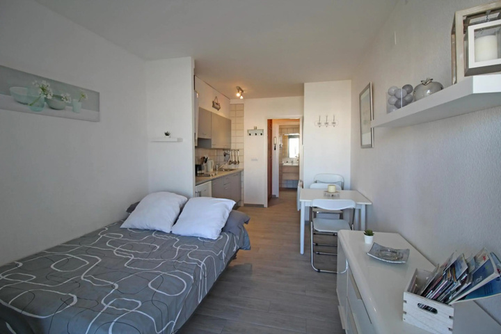 Room 2 of 20