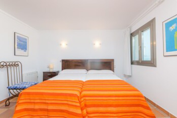 Room 50 of 62