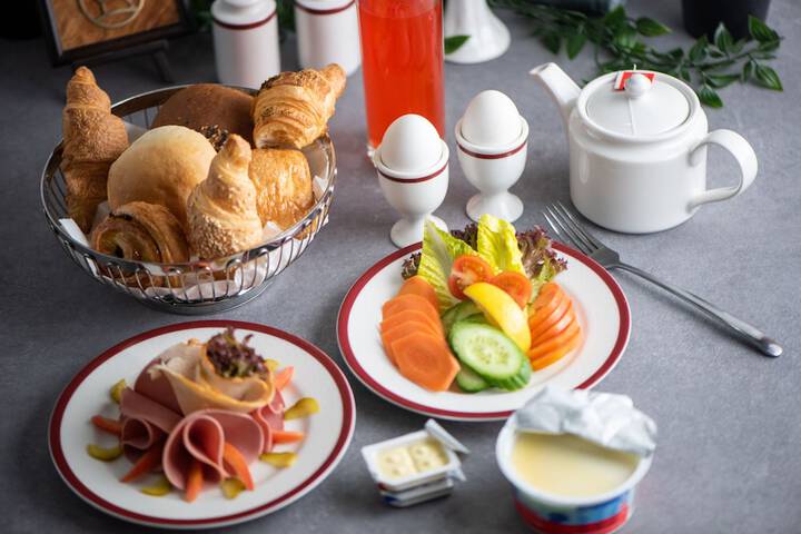Breakfast/Coffee Service 38 of 43