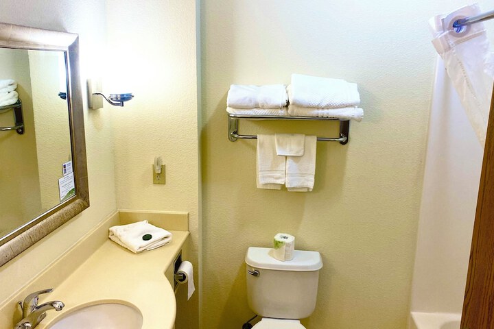 Room 42 of 94