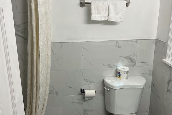 Room 33 of 53
