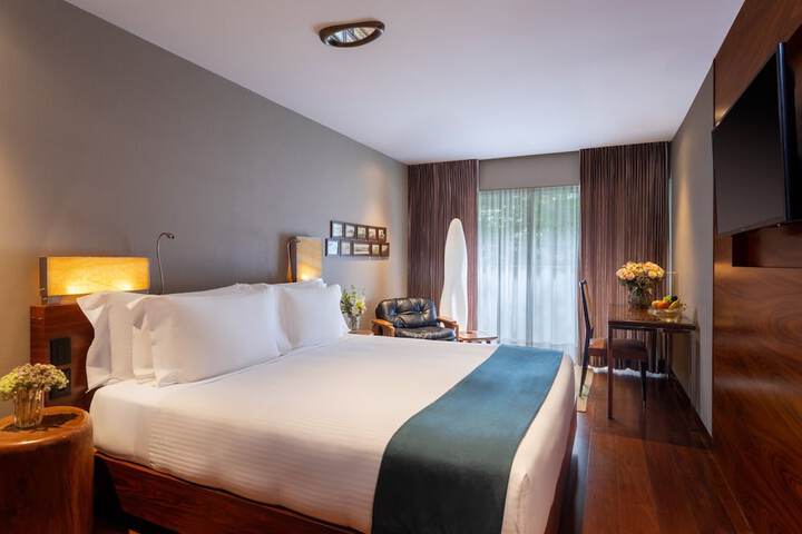 Room 30 of 74