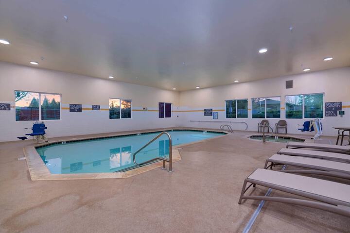 Pool 76 of 91