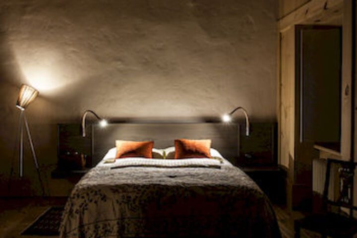 Room 27 of 65