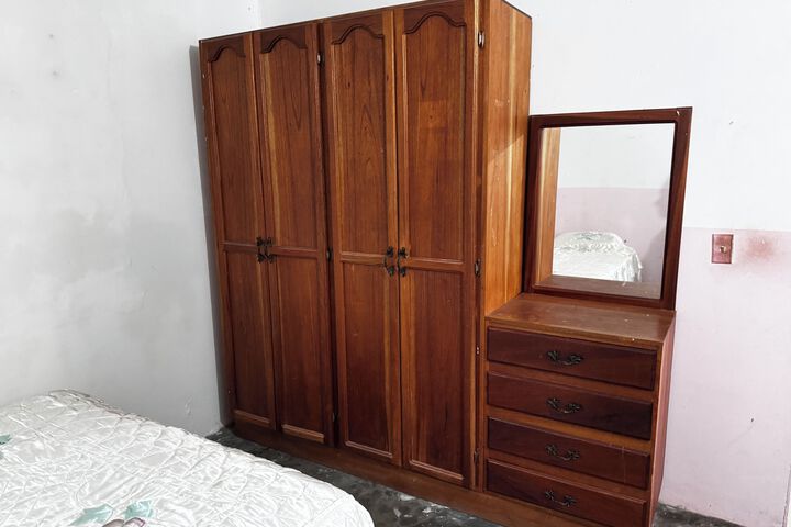 Room 6 of 7