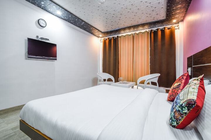 Room 4 of 7