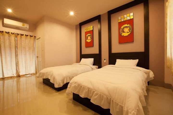 Room 9 of 42