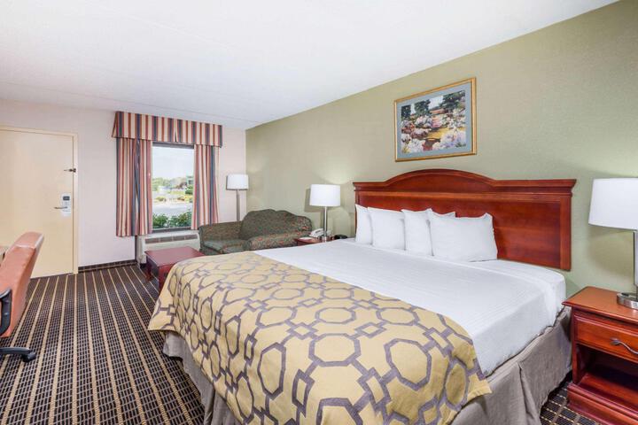 1 King Bed (3 of 3)