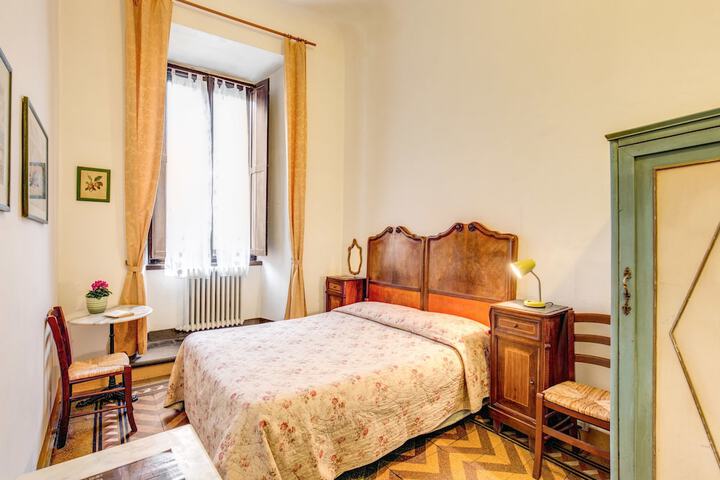 Room 6 of 39