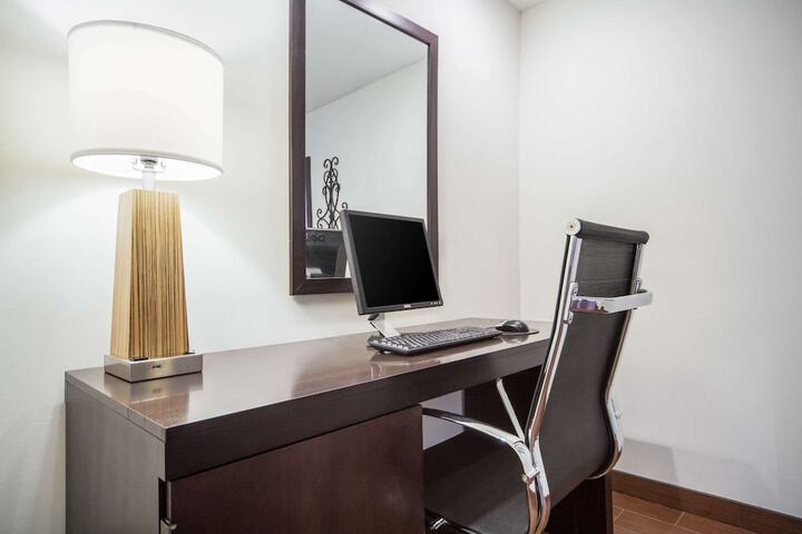 Business Center 36 of 37