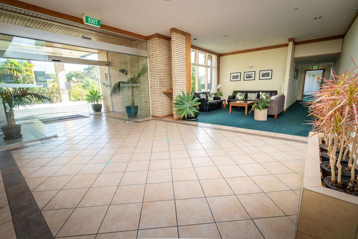 Entrance & Lobby