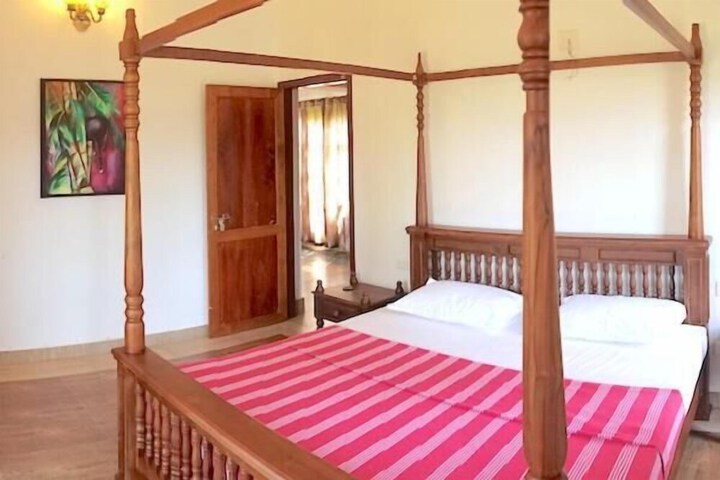 Room 5 of 13
