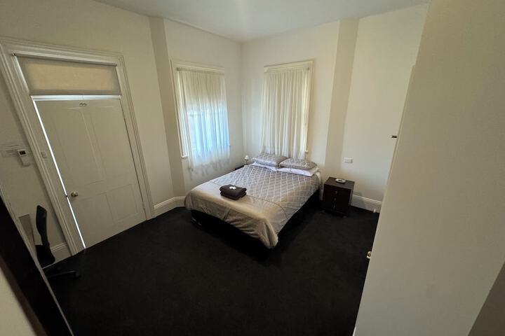 Room 4 of 31