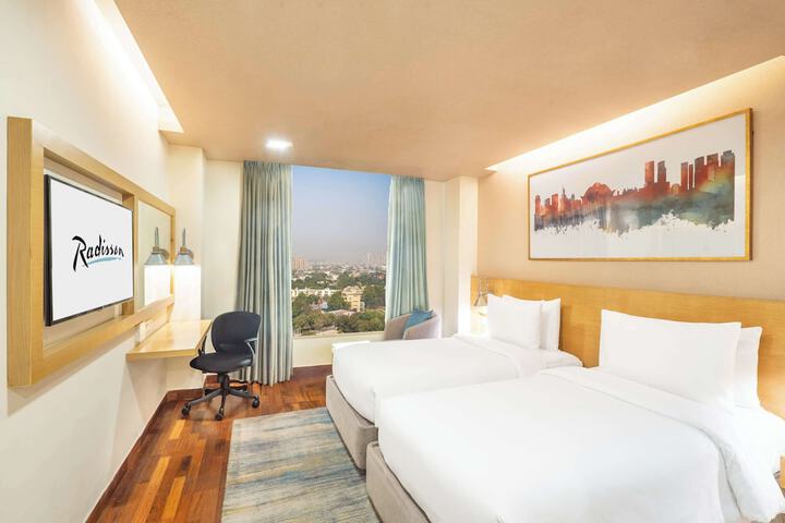 Room 5 of 40