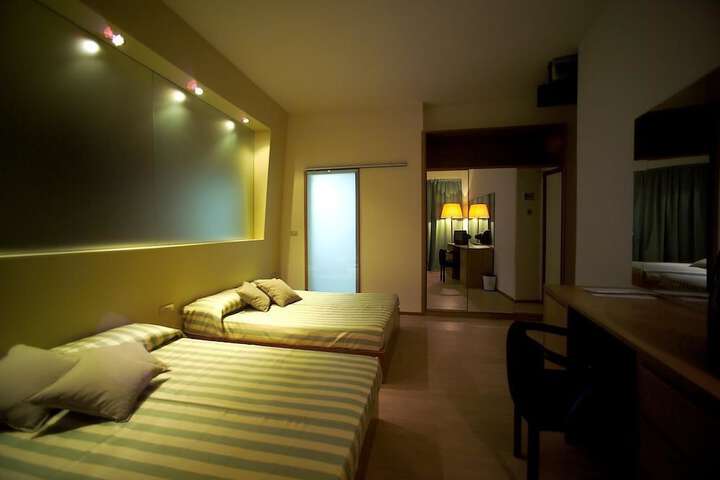 Room 5 of 36