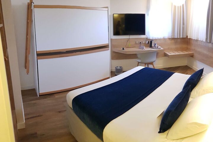 Room 18 of 79