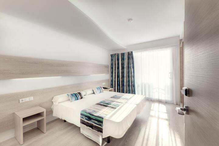Room 20 of 35