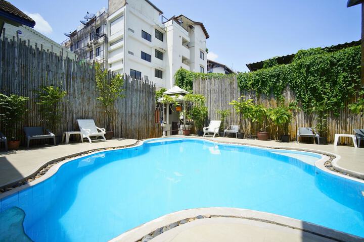 Pools & Facilities