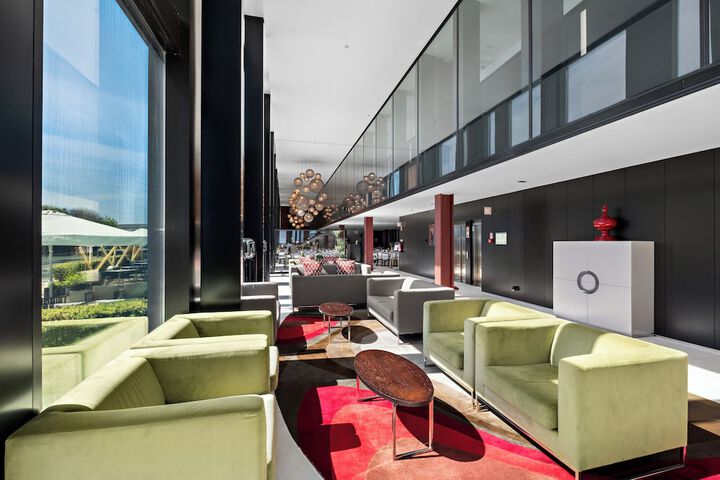 Entrance & Lobby