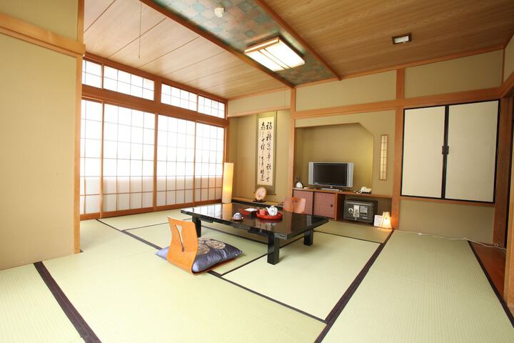 Room 26 of 79