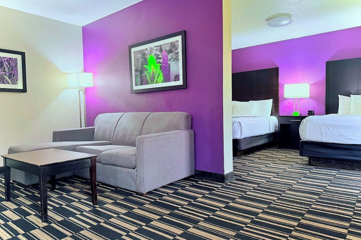 2 Queen Beds Deluxe Room (12 of 12)