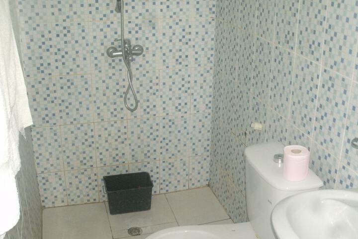 Room 13 of 28