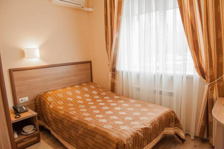 Room 12 of 14
