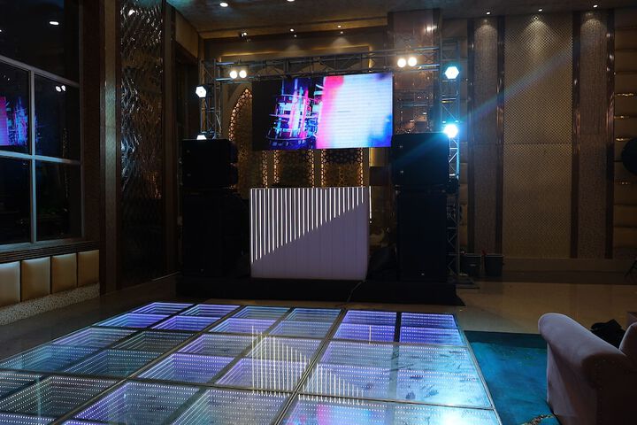 Ballroom/Hall 46 of 54