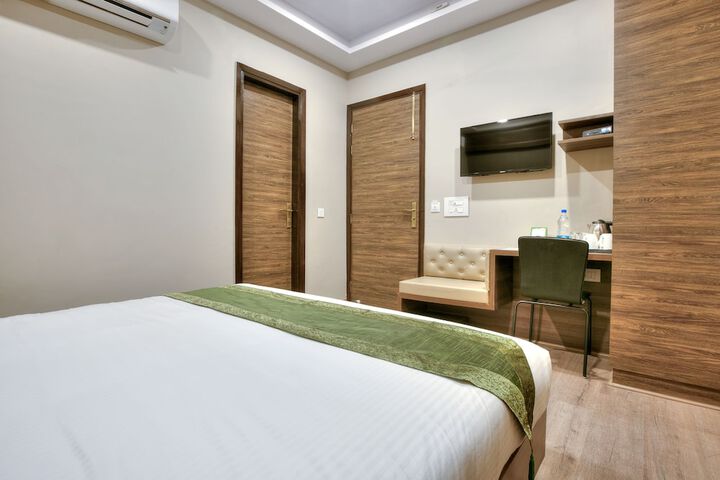 Room 7 of 46