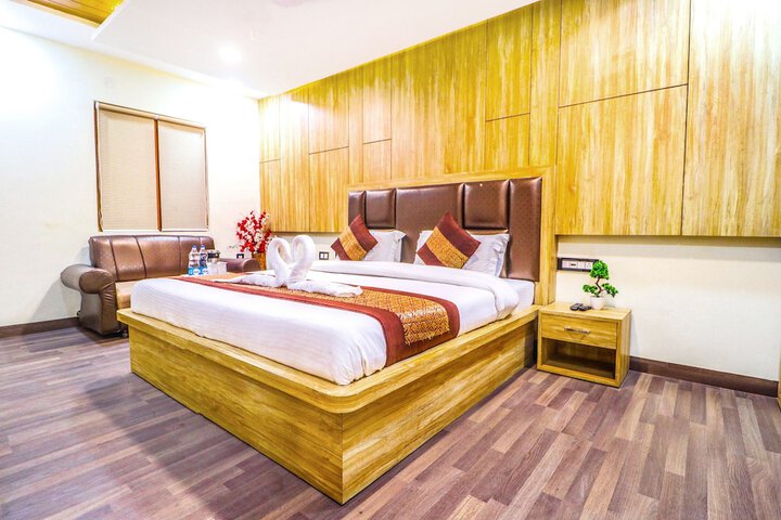 Room 7 of 28